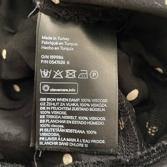 H&M TREND Off-the-Shoulder Wrap Cropped Blouse - Picture 6 of 7